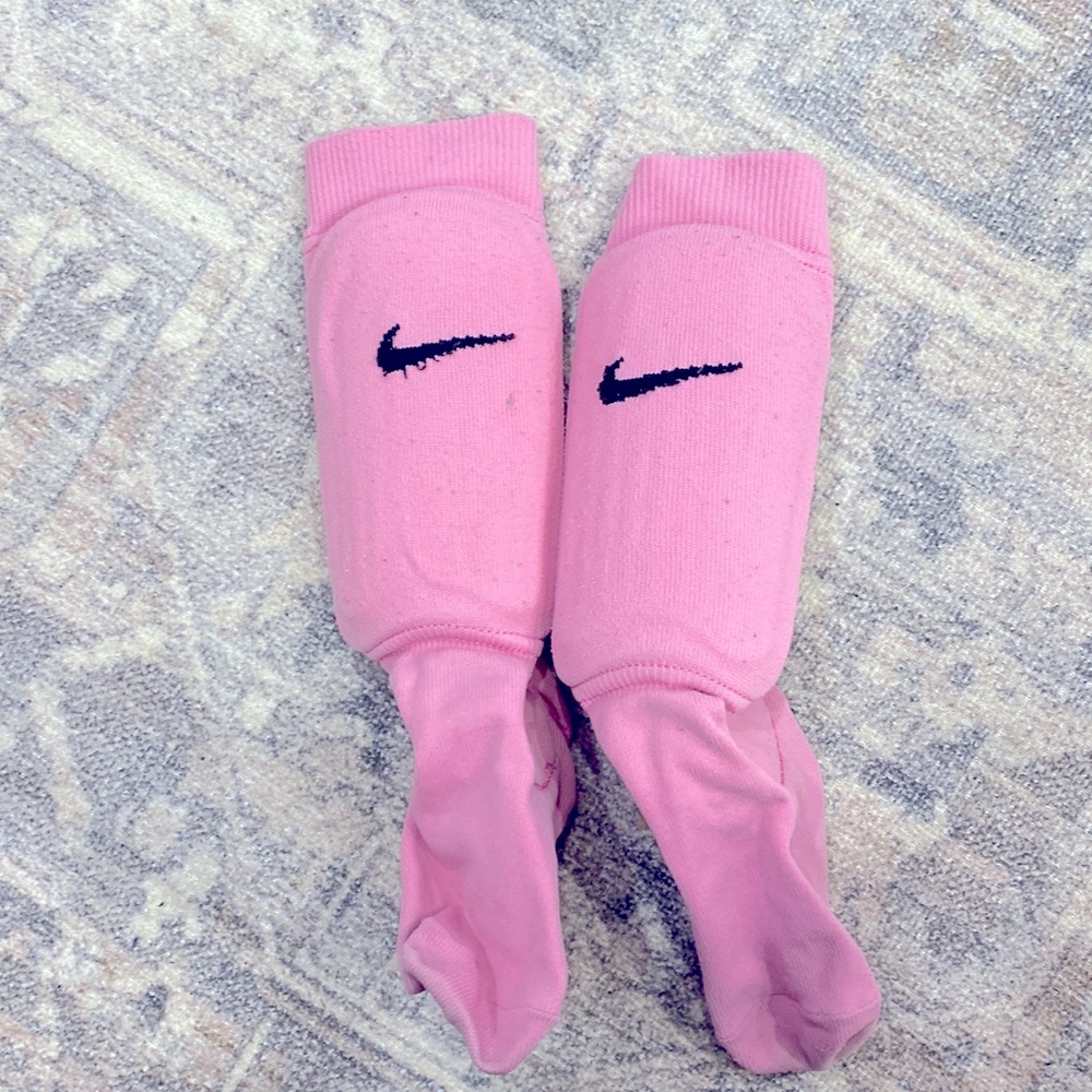 Nike soccer shin guard socks